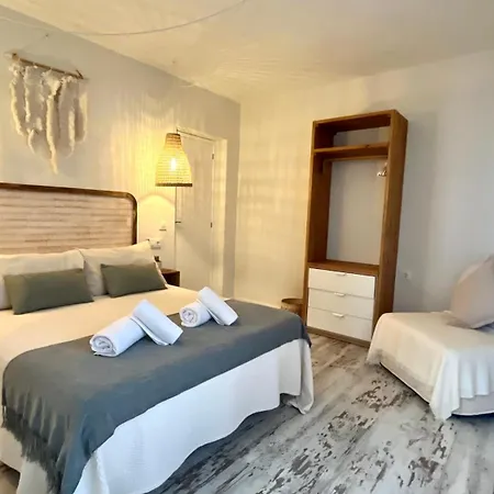 Zahora Beach Room *